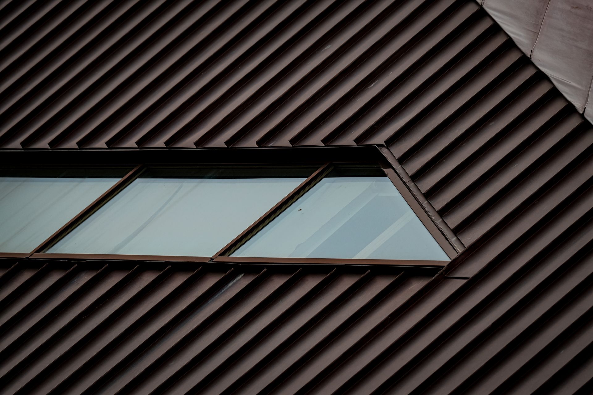 Metal roofing system on a commercial building in Atlanta